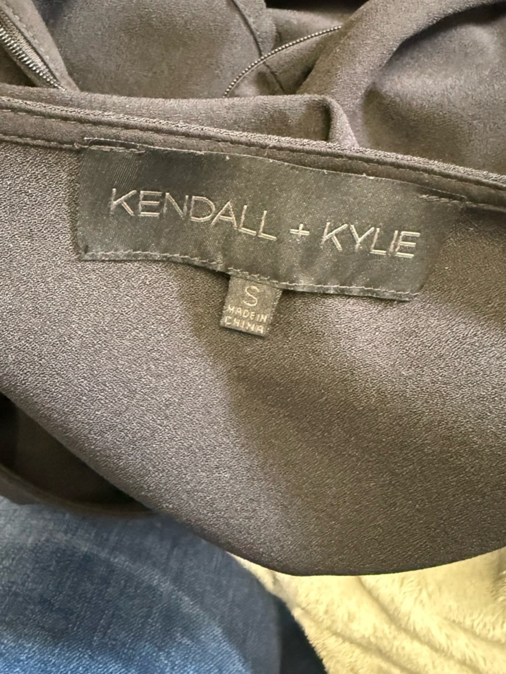 kendall + kylie black bell sleeve crop top - size small - Picture 12 of 12